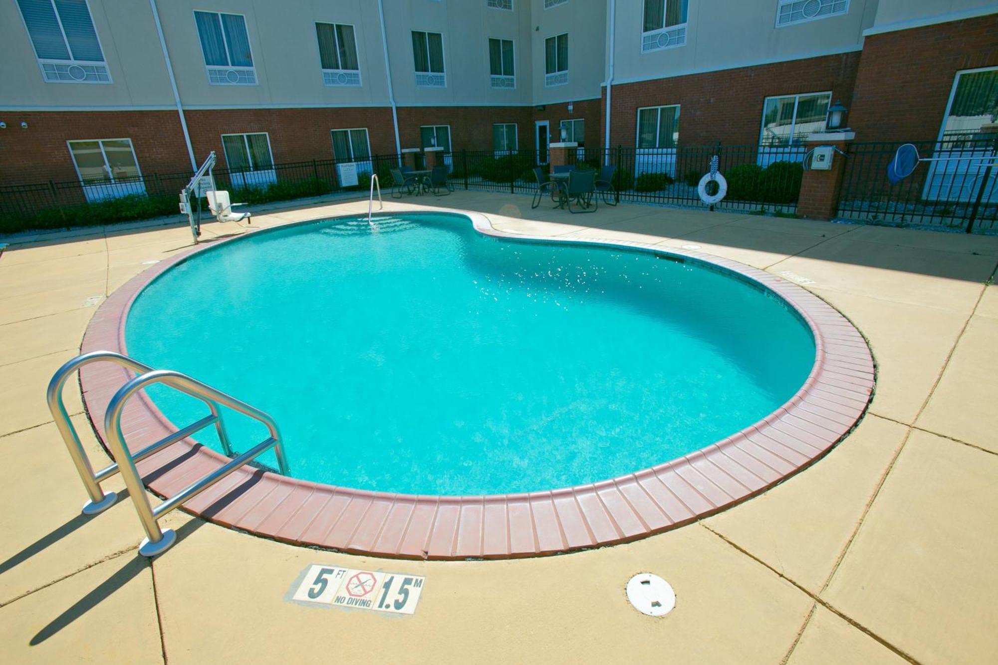 Holiday Inn Express & Suites Brookhaven By Ihg מראה חיצוני תמונה